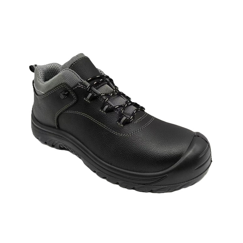 Giày bảo hộ mũi thép chống trượt